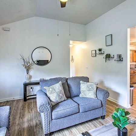 Villa Charming Springfield Escape With Furnished Deck Extérieur photo