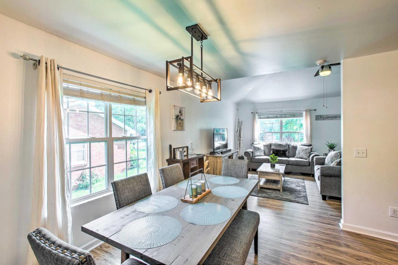 Villa Charming Springfield Escape With Furnished Deck Extérieur photo