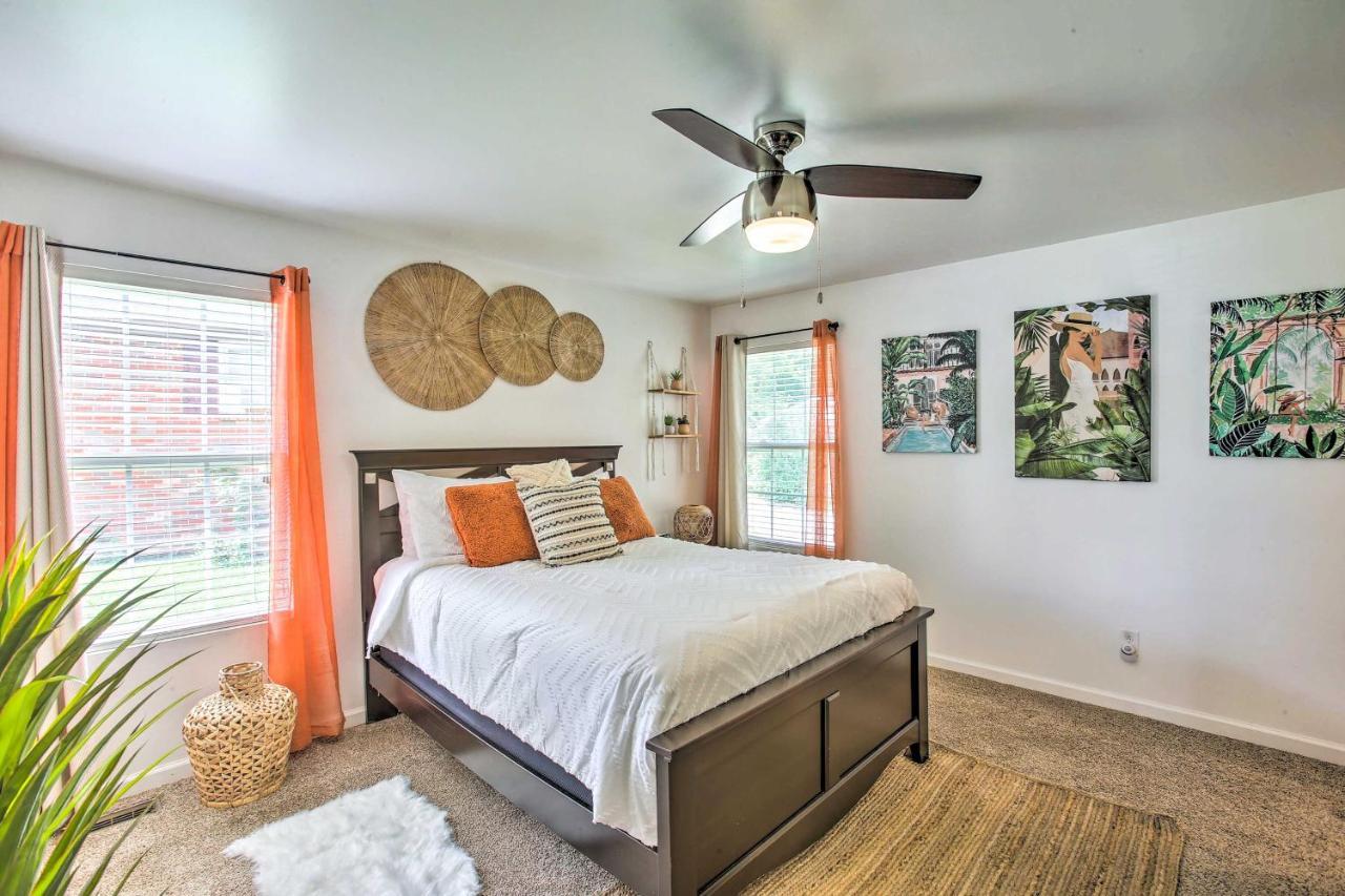 Villa Charming Springfield Escape With Furnished Deck Extérieur photo