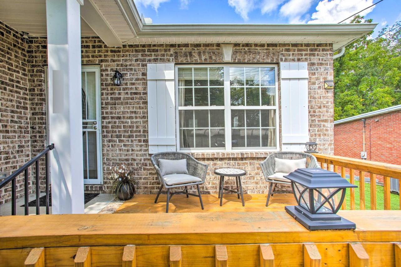 Villa Charming Springfield Escape With Furnished Deck Extérieur photo