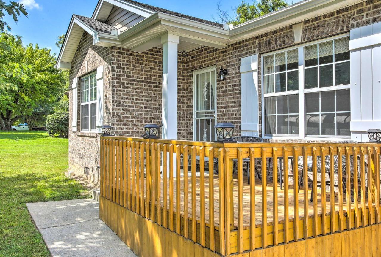 Villa Charming Springfield Escape With Furnished Deck Extérieur photo